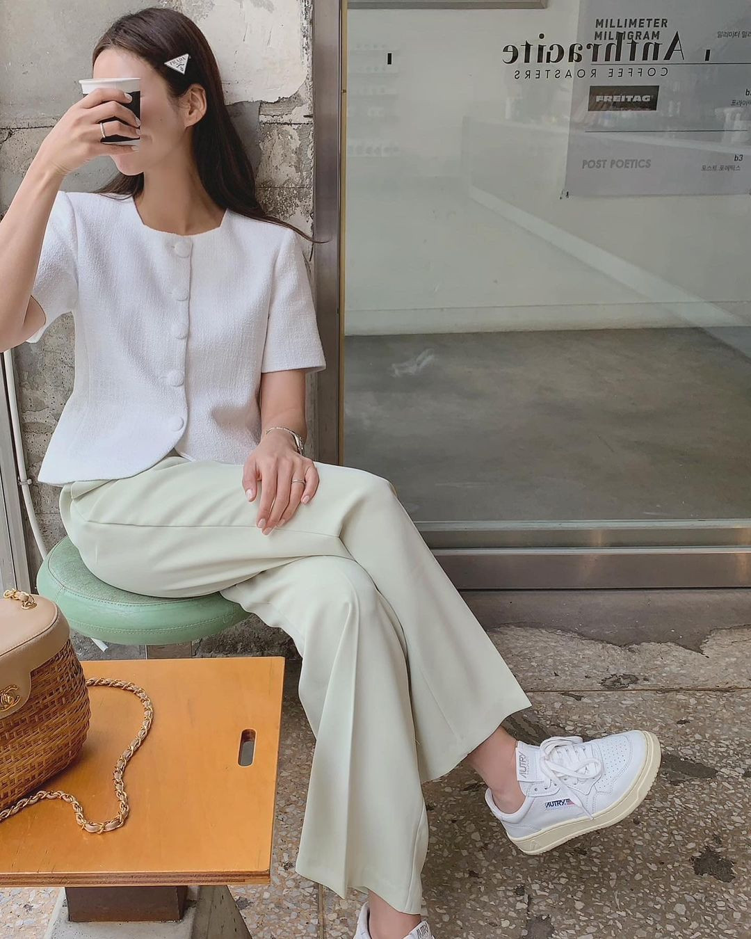 5 kiểu giày bệt hợp mix với quần âu nhất: Giúp style thanh lịch không góc chết, và còn tôn dáng hiệu quả